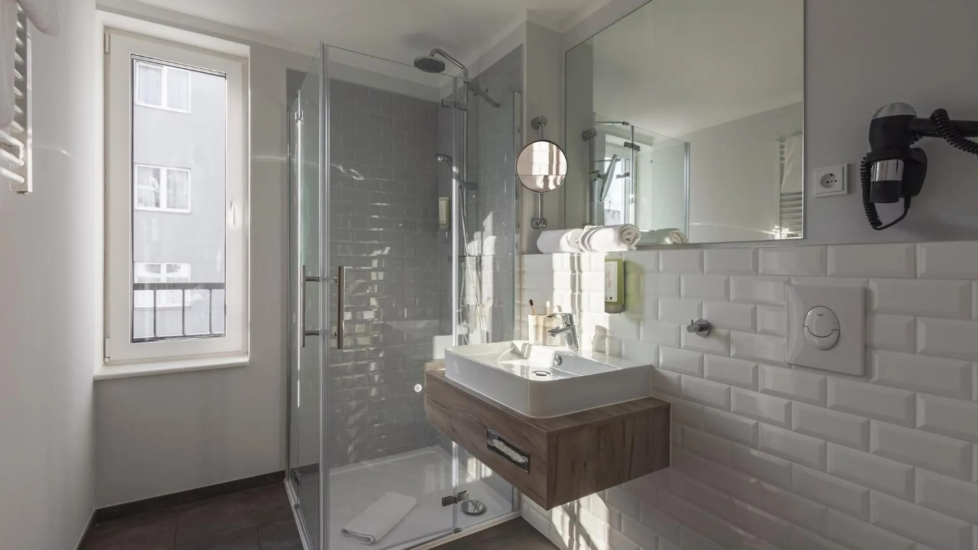 Garner Hotel Berlin - Wilmersdorf By Ihg 3*,